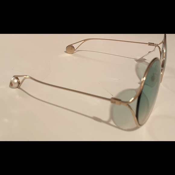 GUCCI GG0253S ROUND SUNGLASSES w/PEARL DETAIL - Picture 4 of 8